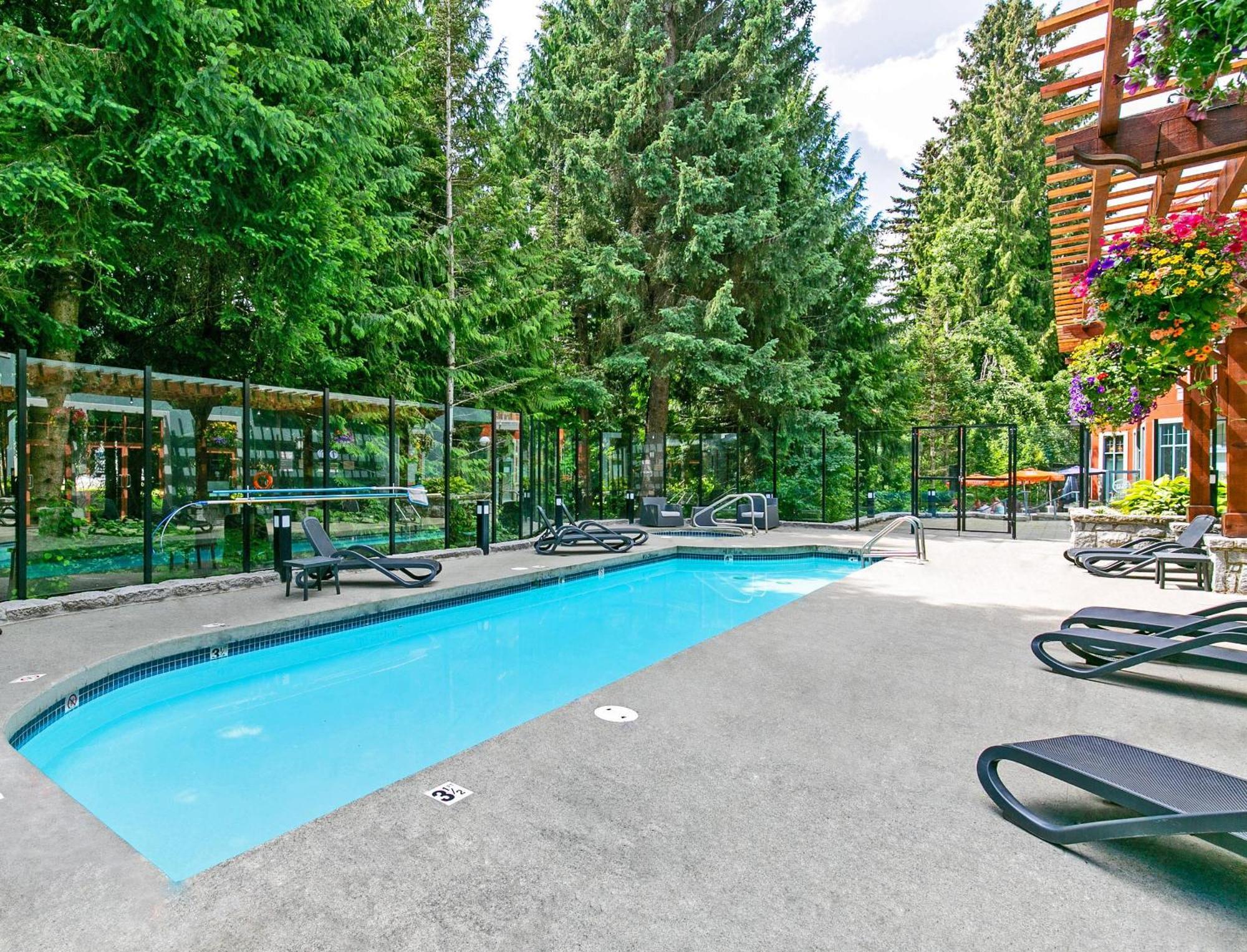 Alpenglow Lodge Queen Boho Studio By Mva Whistler Exterior foto