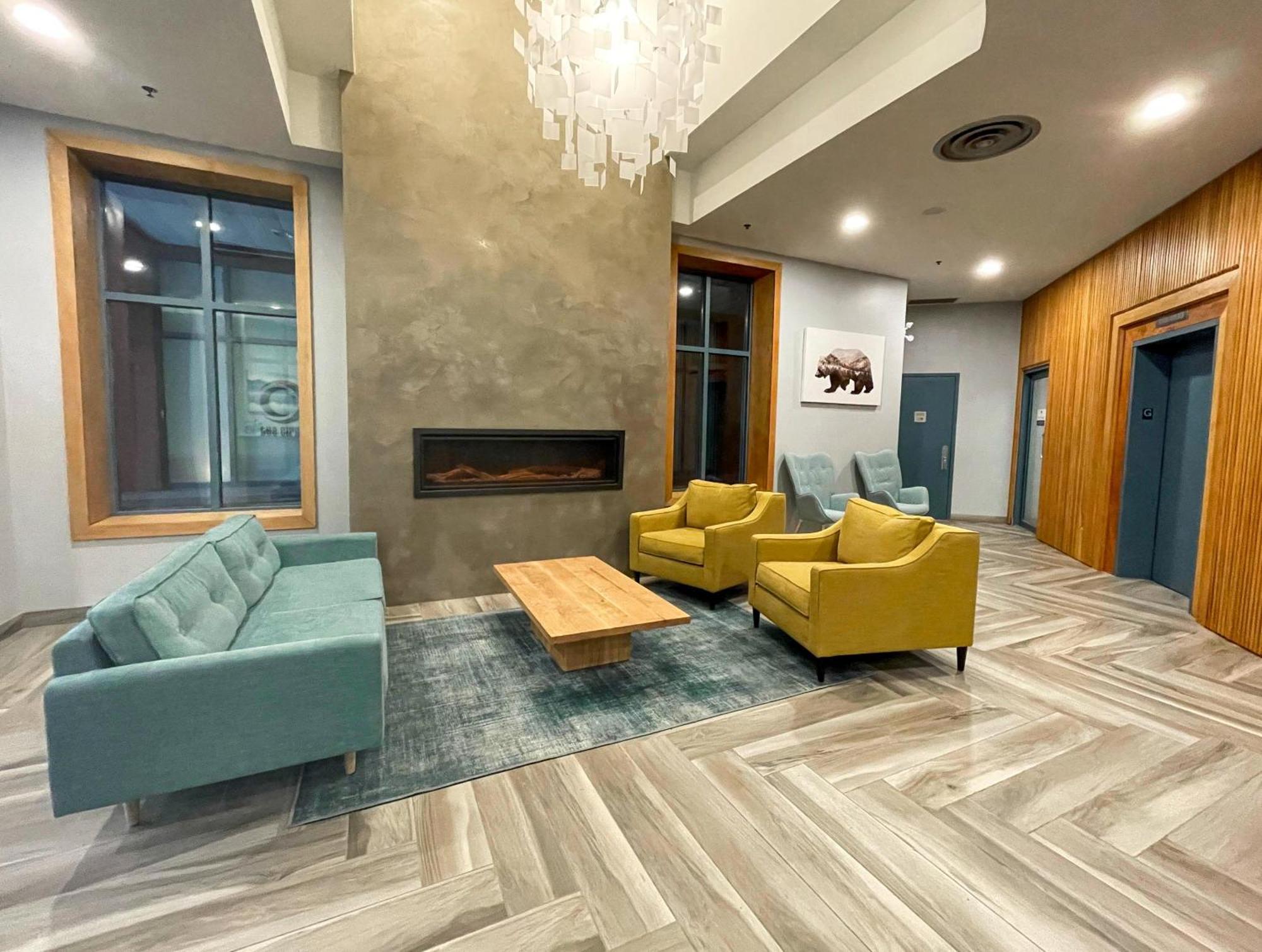 Alpenglow Lodge Queen Boho Studio By Mva Whistler Exterior foto